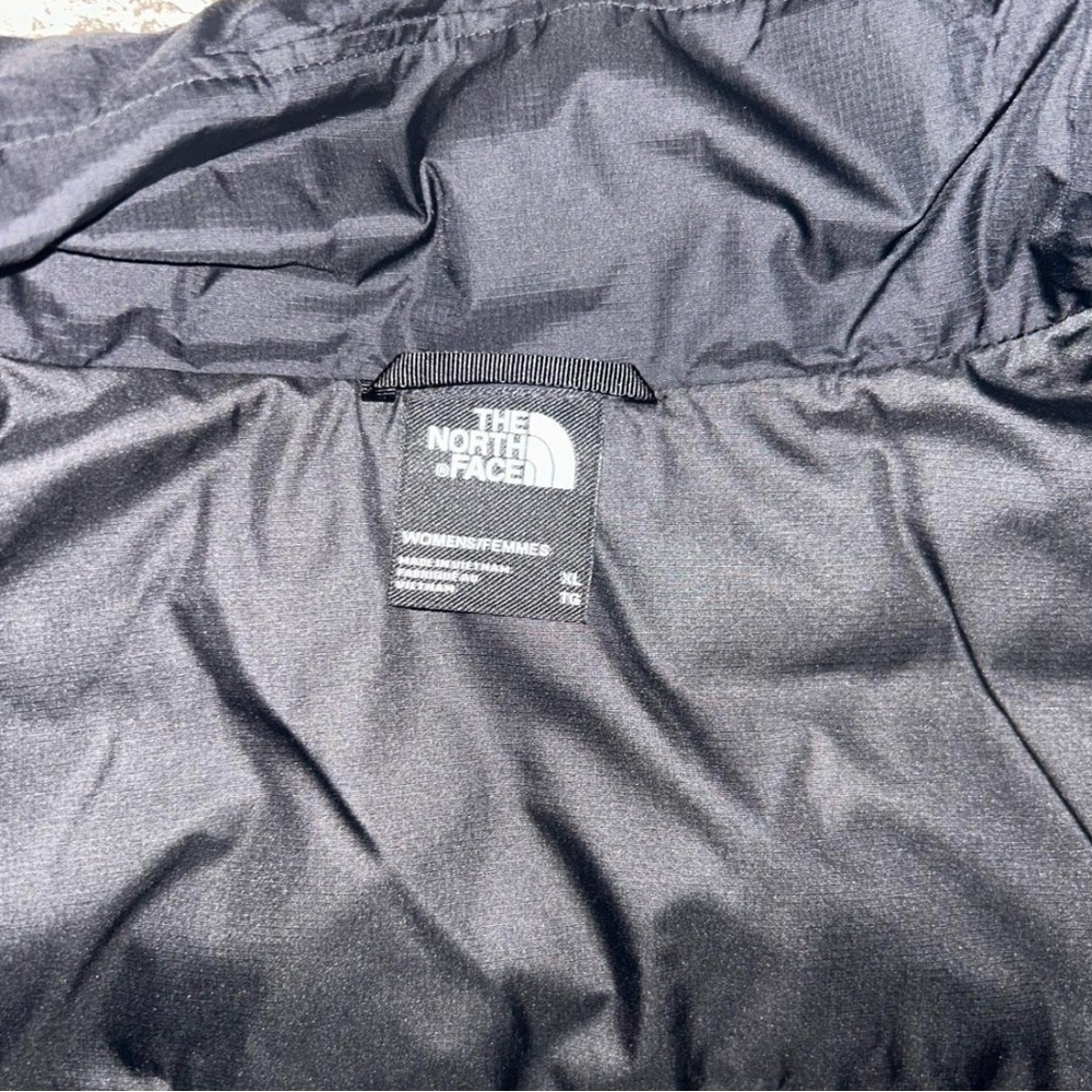 The North Face Black Puffer Jacket - Picture 5 of 8